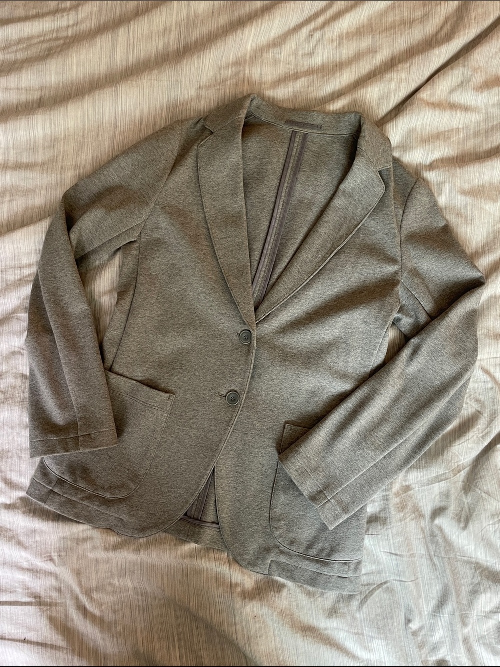 Uniqlo Gray Women's Knit Blazer - Two-Button Tailored Look